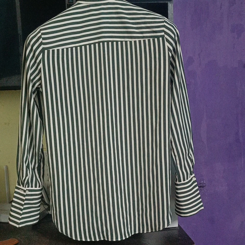 Hm shirt ✌ - Picture 4 of 4